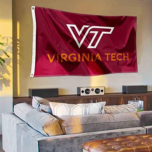 Virginia Tech Hokies VT Bayrağını Uçuruyor